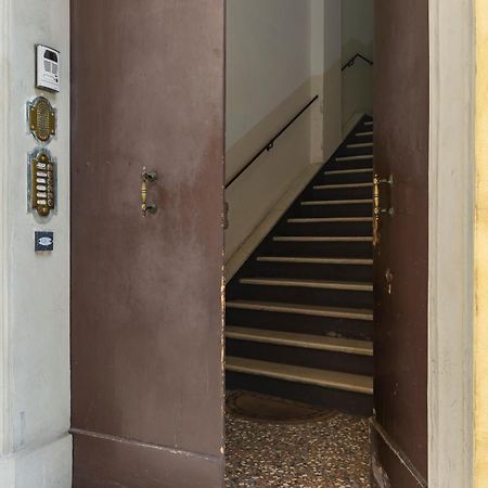 Apartment Amos - 5 Minutes From Piazza Maggiore Болонья Екстер'єр фото