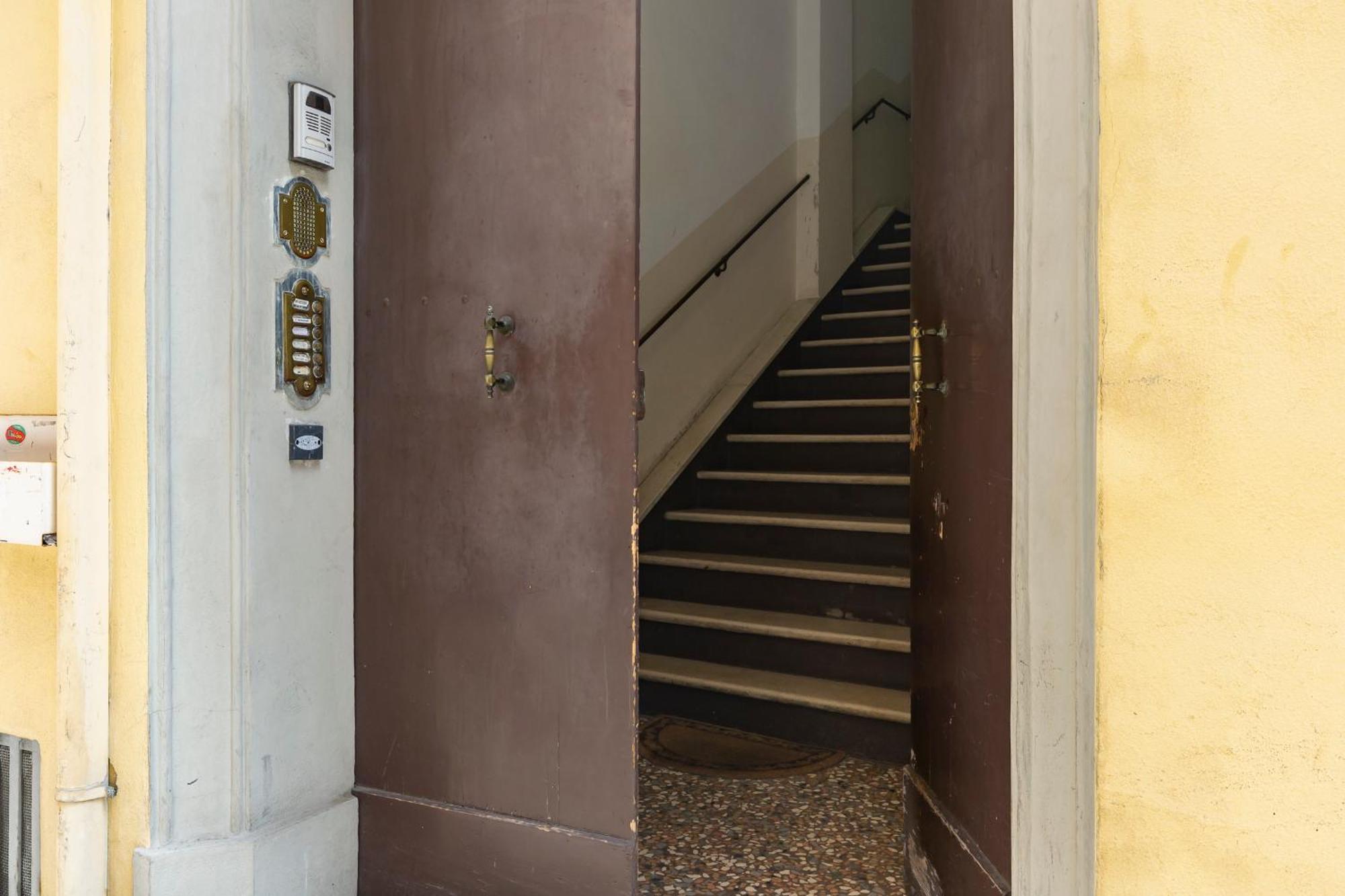 Apartment Amos - 5 Minutes From Piazza Maggiore Болонья Екстер'єр фото